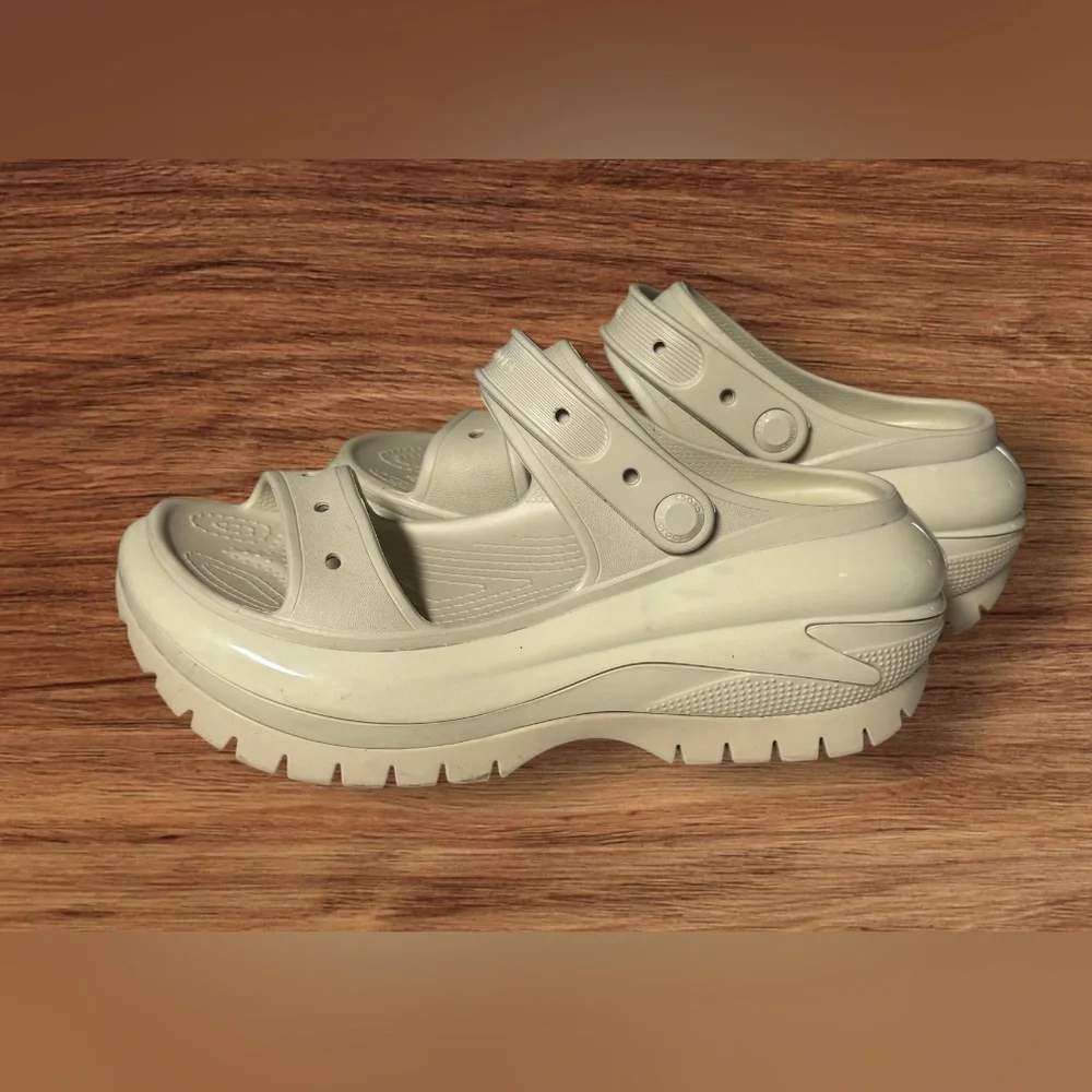 CROCS Mega Crush Sandal SZ 8
